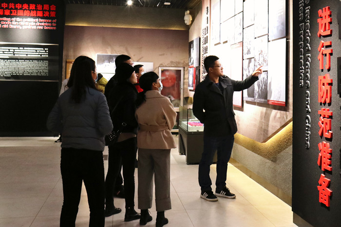 铭刻伟大胜利 致敬人民英雄