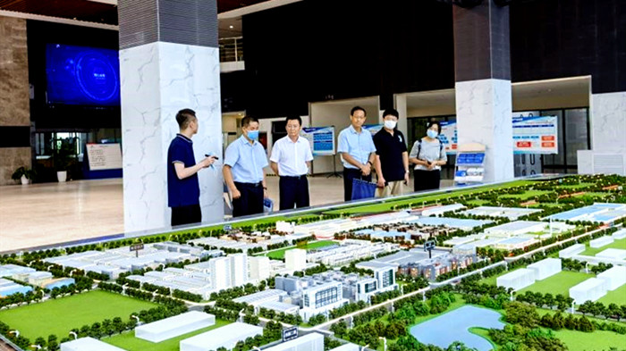 中共辽宁省委党校莅临沈阳尊龙凯时工业园旅行调研